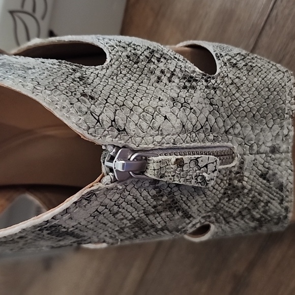 Nuture from dillards NEW sandals - Picture 5 of 8